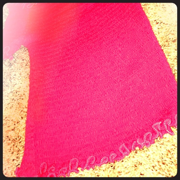 Pink Ruffle Crop-Top - Picture 1 of 2